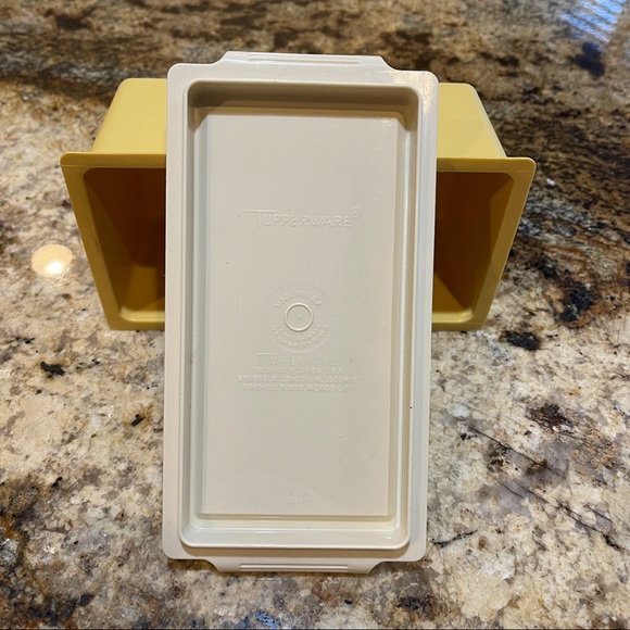 Vintage Tupperware LARGE Harvest Gold Butter Keeper 638-9 Block Cheese Excellent - Picture 8 of 12